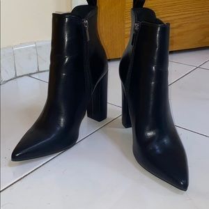 Heeled boots